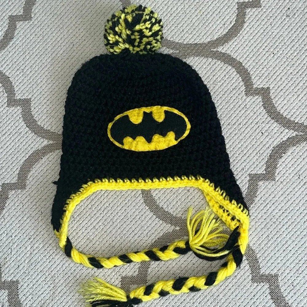 Batman hand knit crocheted winter beanie hat, 3-5 yrs